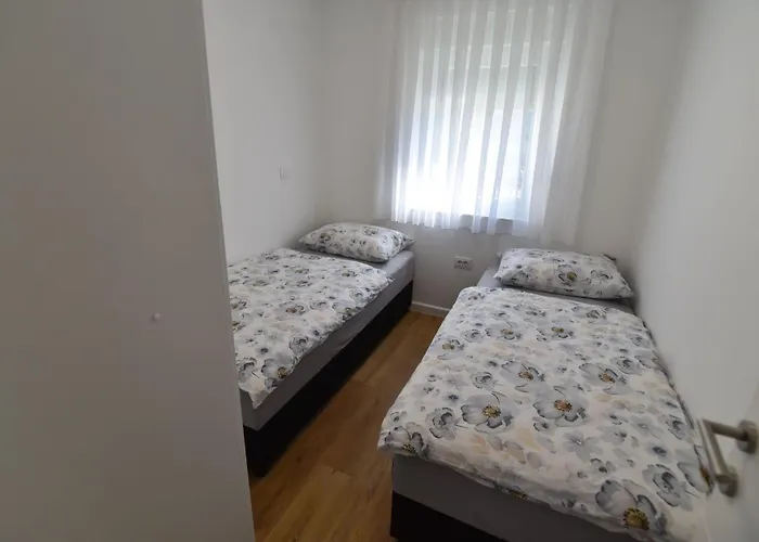 Lika * 茨里克韦尼察