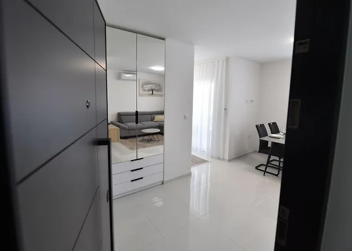 Lika تْسْغيكفانِتْسا